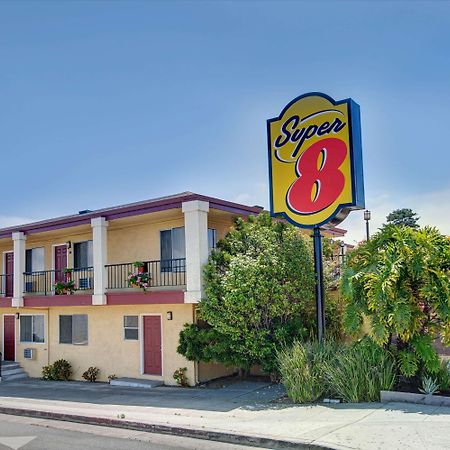 Super 8 By Wyndham Santa Cruz Beach Boardwalk Exterior photo